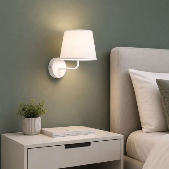 Applique bianco con interruttore per comodino camera da letto 