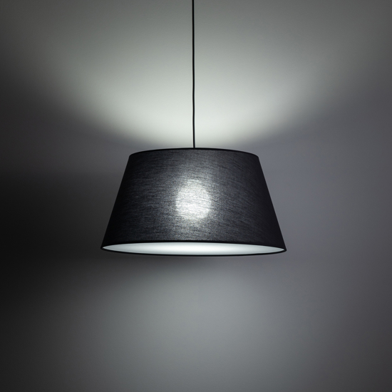 Lampadario a sospensione cono in tessuto nero 