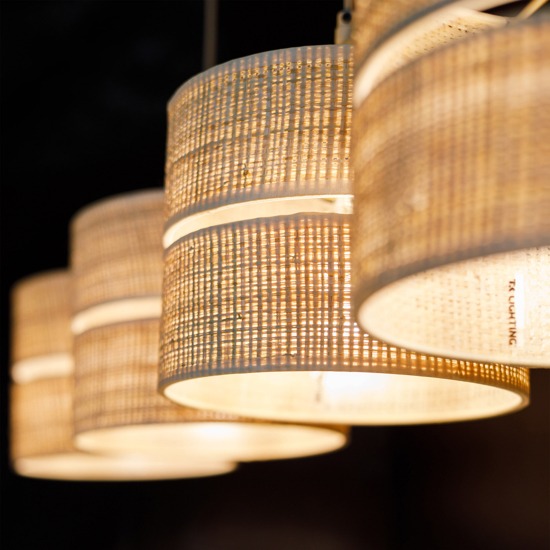 Lampadario per sala da pranzo paralumi di paglia