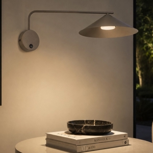 Applique a braccio lungo marrone orientabile con interruttore per illuminazione tavolo