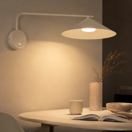 Applique da parete a braccio lungo orientabile cono champagne con interruttore