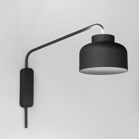 Vivida applique da parete bottone nera dimmerabile con telecomando