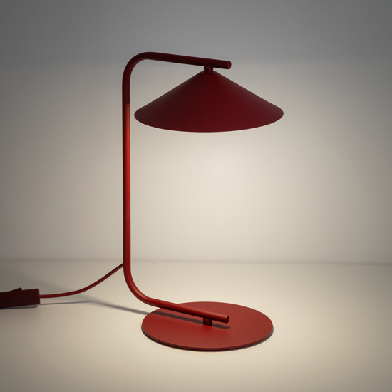 Lampada da tavolo rossa design moderna cono in metallo