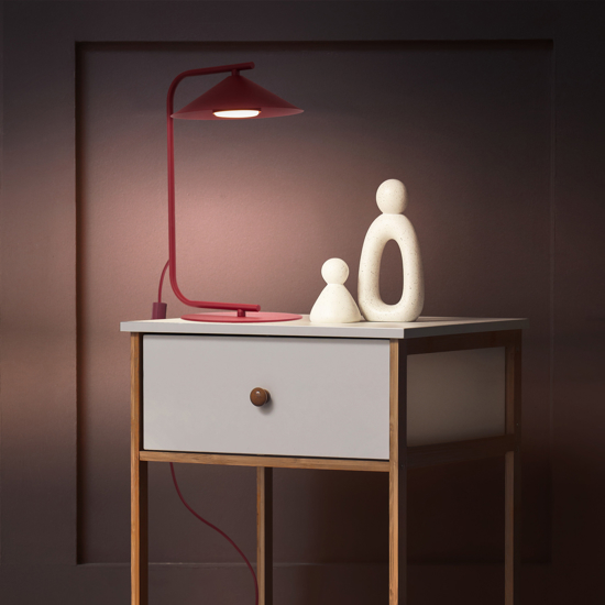 Lampada da tavolo rossa design moderna cono in metallo