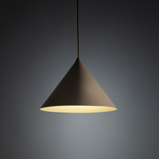 Lampada a sospensione cono 26 cm metallo sabbia per cucina