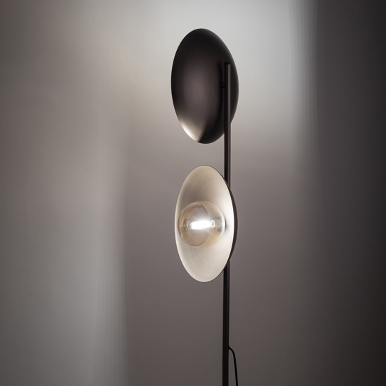 Piantana marrone design moderna 2 luci con sfere di vetro bianco