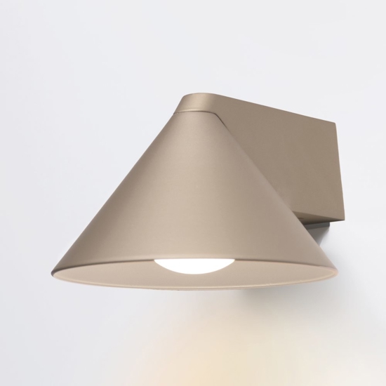 Vivida luminelle applique da parete design cono sabbia