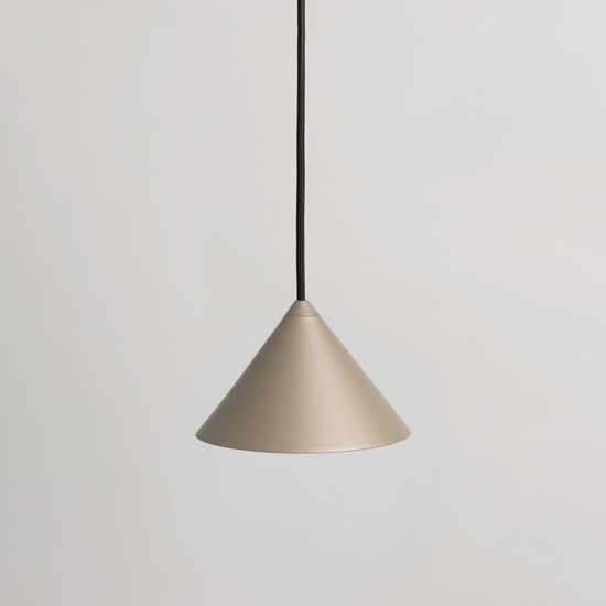 Lampada a sospensione cono sabbia per tavolo vivida luminelle