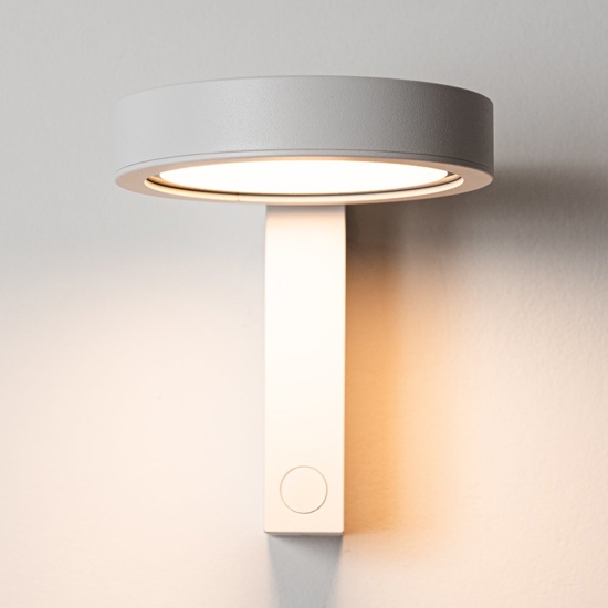 Vivida noxis applique da comodino orientabile bianca led dimmerabile presa usb