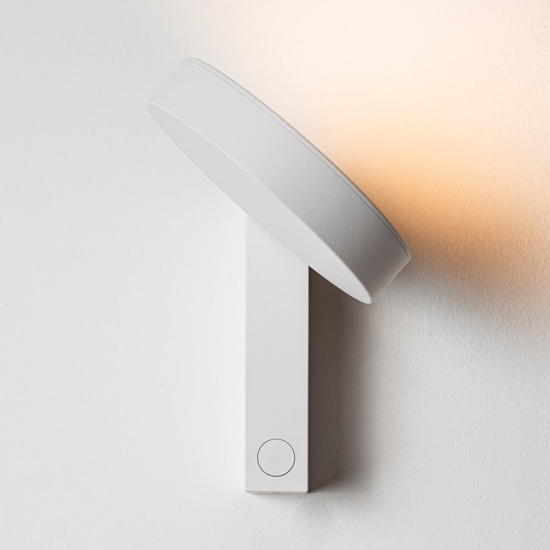 Vivida noxis applique da comodino orientabile bianca led dimmerabile presa usb