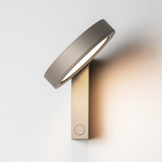 Applique da comodino vivida noxs sabbia orientabile led cct dimmerabile presa usb