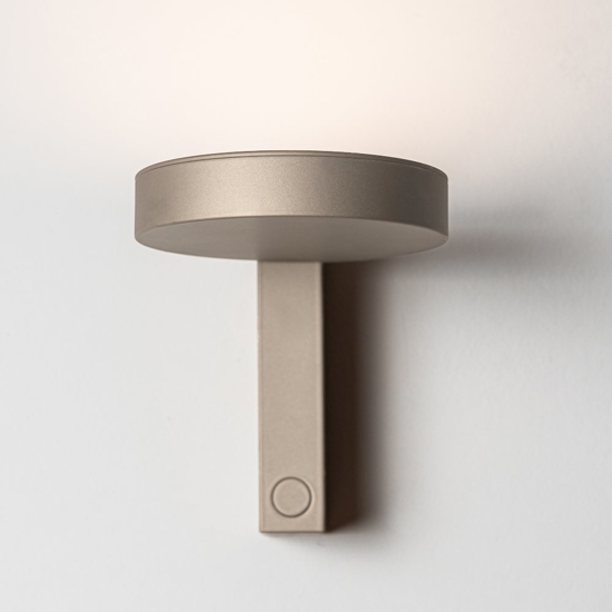 Applique da comodino vivida noxs sabbia orientabile led cct dimmerabile presa usb
