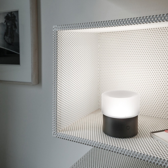 Vivida lampada da tavolo pilastro vetro bianco led dimmerabile cct