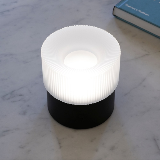 Vivida lampada da tavolo pilastro vetro bianco led dimmerabile cct