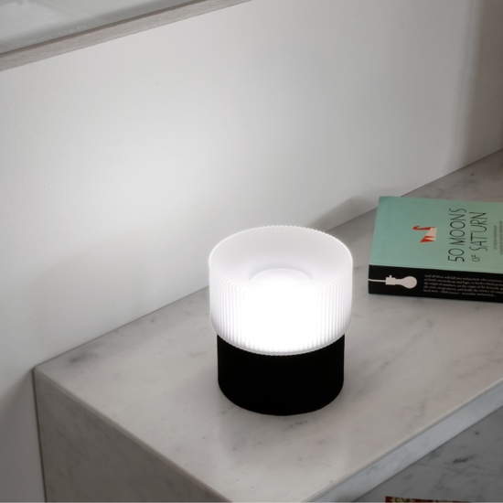 Vivida lampada da tavolo pilastro vetro bianco led dimmerabile cct