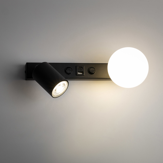 Applique nero per comodini camera da letto con faretto sfera di vetro presa usb