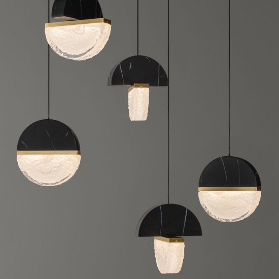 Lampadario moderno 8 pendenti in marmo nero e vetro elegante per tavolo sala da pranzo
