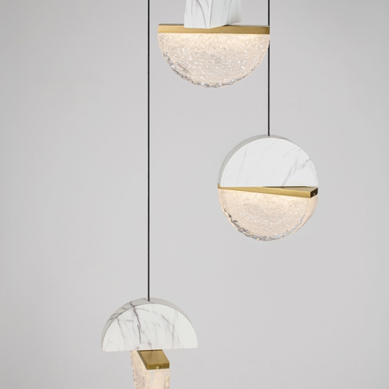 Lampadario 3 pendenti design marmo bianco e vetro per camera da letto stile contemporaneo