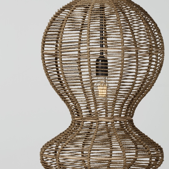 Lampadario in rattan marrone per soggiorno