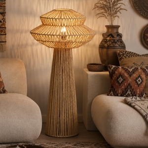 Piantana di rattan design intrecciato per soggiorno