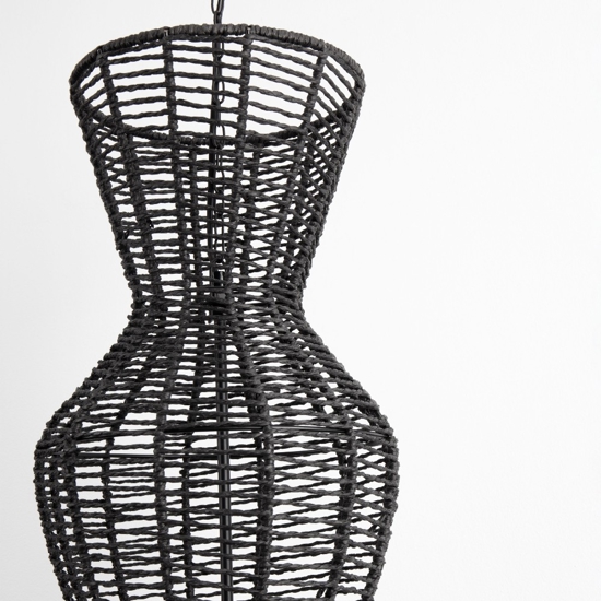 Lampadario di rattan nero allungato per salotto