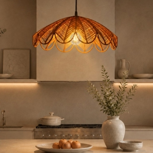 Lampadario di rattan miele intrecciato per cucina