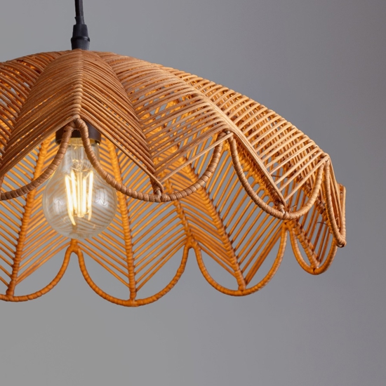 Lampadario di rattan miele intrecciato per cucina