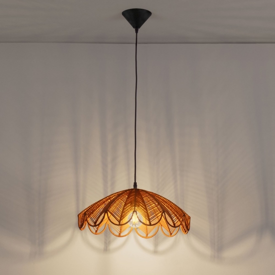 Lampadario di rattan miele intrecciato per cucina