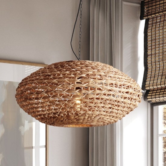 Lampadario di rattan e giacinto essiccato per soggiorno