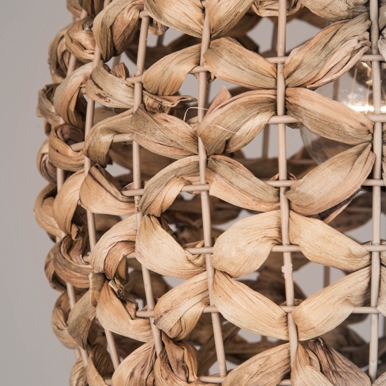 Lampada a sospensione in rattan e giacinto essiccato