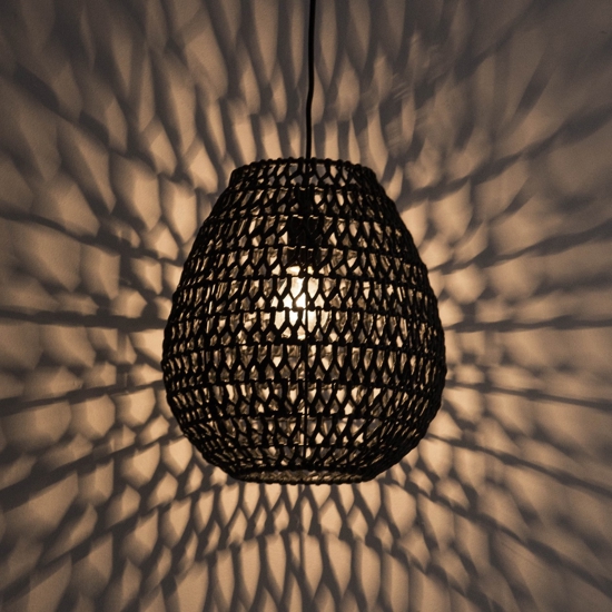 Lampadario a sospensione in rattan nero e corda di carta nera filo in tessuto
