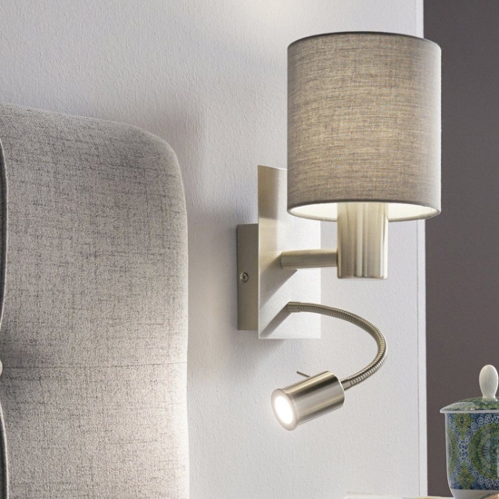 Applique grigio per comodino camera da letto moderna con luce da lettura orientabile eglo pasteri