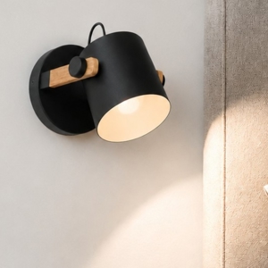 Applique legno e metallo nero a spot orientabile per comodino camera da letto eglo hornwood