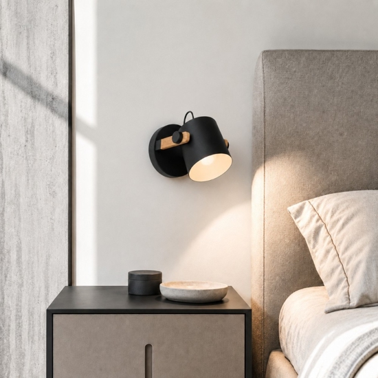 Applique legno e metallo nero a spot orientabile per comodino camera da letto eglo hornwood