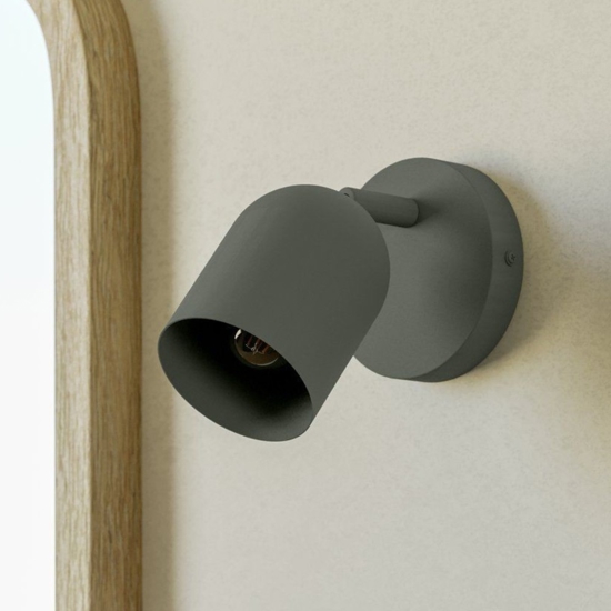 Applique verde con spot orientabile moderna eglo tilston
