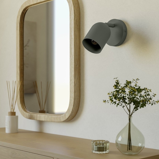 Applique verde con spot orientabile moderna eglo tilston