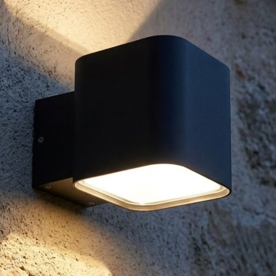 Applique nera per esterni moderna biemissione luce ip54