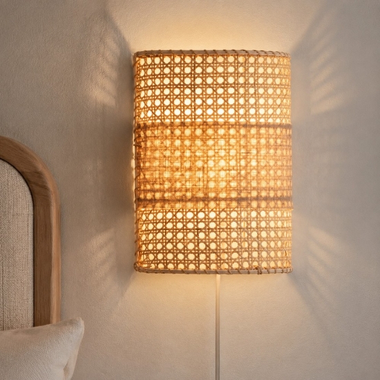 Applique da comodino in rattan naturale con filo e spina per camera da letto