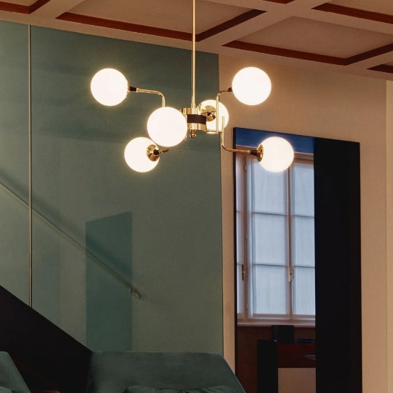 Lampadario per camera da letto stilnovo galassia oro sfere vetro bianco