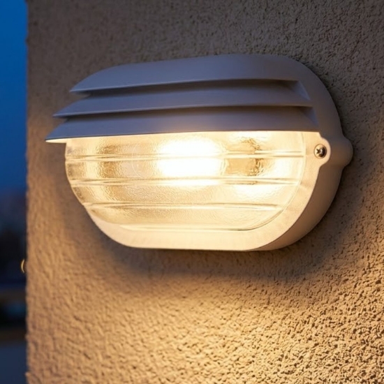 Applique ovale bianca per esterni design industrial ip54