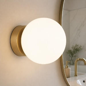 Applique oro da bagno moderno sfera vetro bianco perenz maga