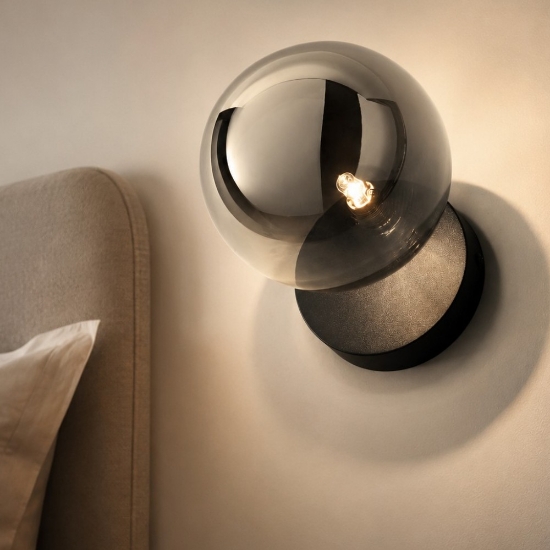Ondaluce pallina applique camera da letto nera sfera vetro trasparente