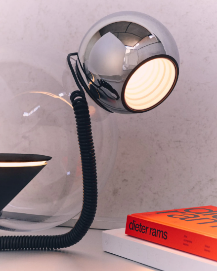 Lampada da tavolo design stilnovo gravita led 3000k dimmerabile
