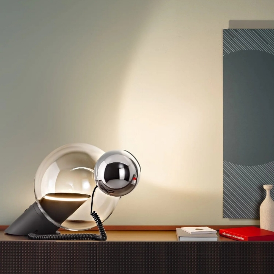 Lampada da tavolo design stilnovo gravita led 3000k dimmerabile