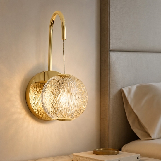 Applique per camera da letto oro sfera trasparente led 3200k