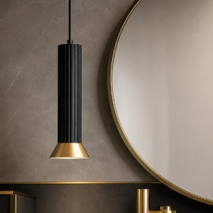 Lampadario a sospensione per bagno con dettagli colore oro