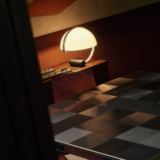 Lampada da scrivani moderna oro vetro bianco meta stilnovo