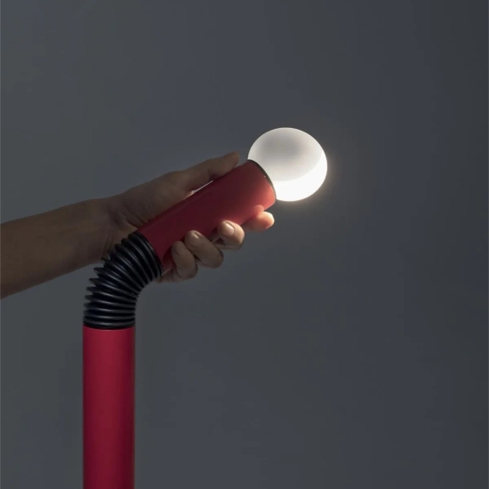 Lampada da terra moderna rossa orientabili stilnovo periscopio