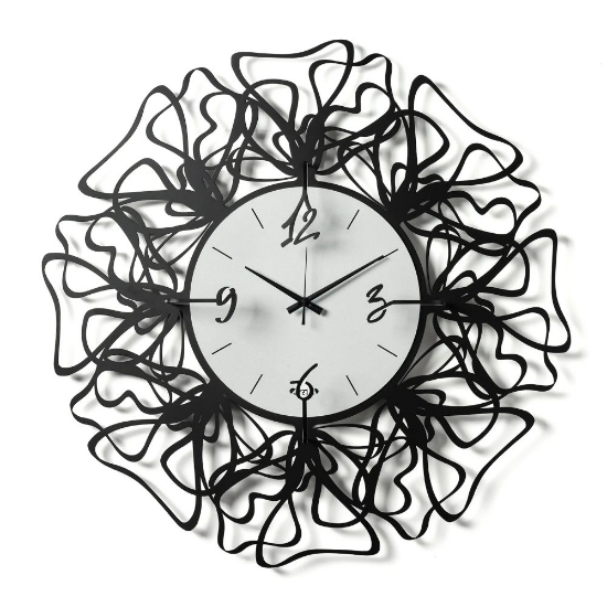 Orologio rotondo nero design linee per cucina moderna