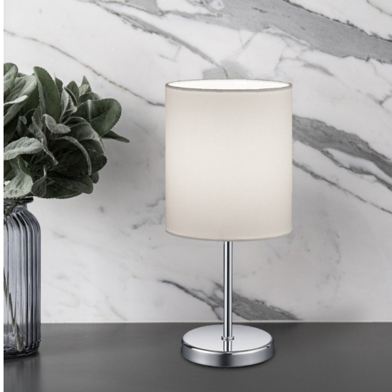 Lampada da tavolo cromo paralume bianco